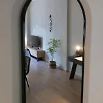 Sunny 85sqm Flat In The Centre Of Thessaloniki, Delfon 5 *