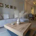 Sunny 85sqm Flat In The Centre Of Thessaloniki, Delfon 5 Διαμέρισμα *