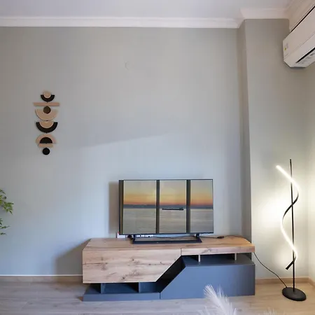 Sunny 85sqm Flat In The Centre Of Thessaloniki, Delfon 5 Διαμέρισμα *