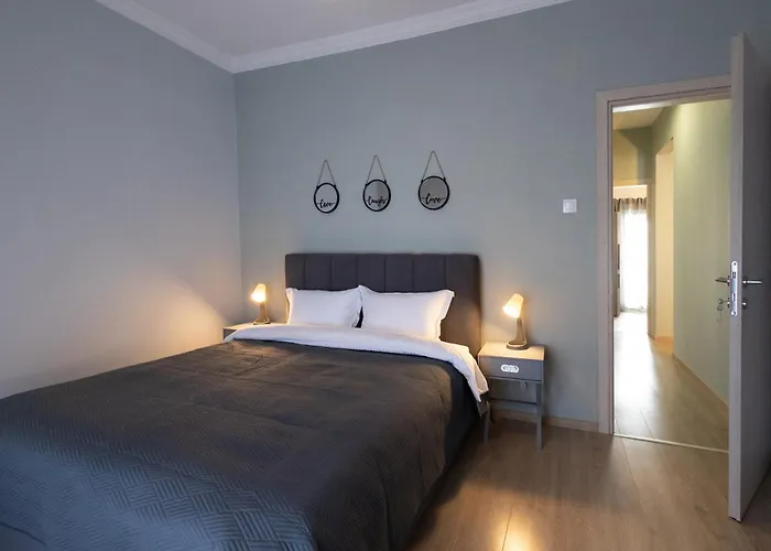 Sunny 85sqm Flat In The Centre Of Appartamento Salonicco
