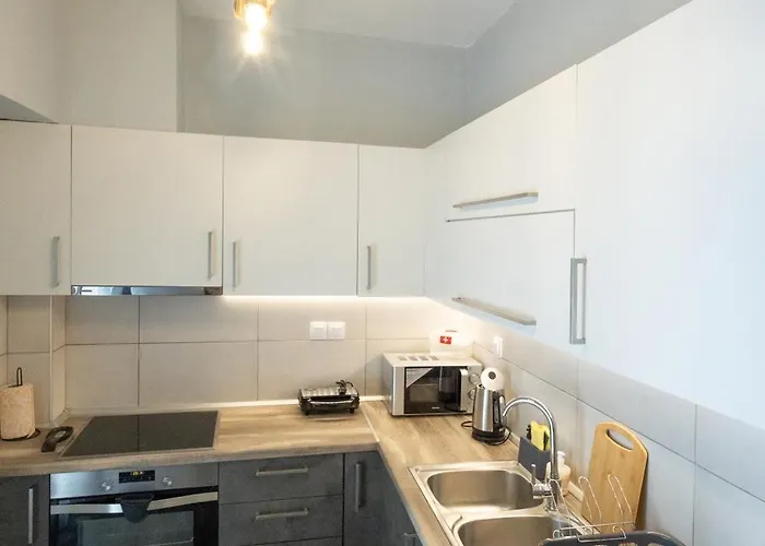 Sunny 85sqm Flat In The Centre Of