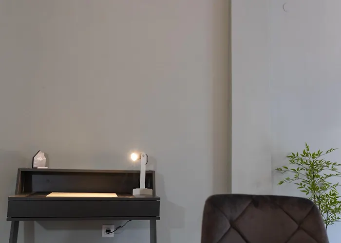 Sunny 85sqm Flat In The Centre Of Appartamento Salonicco