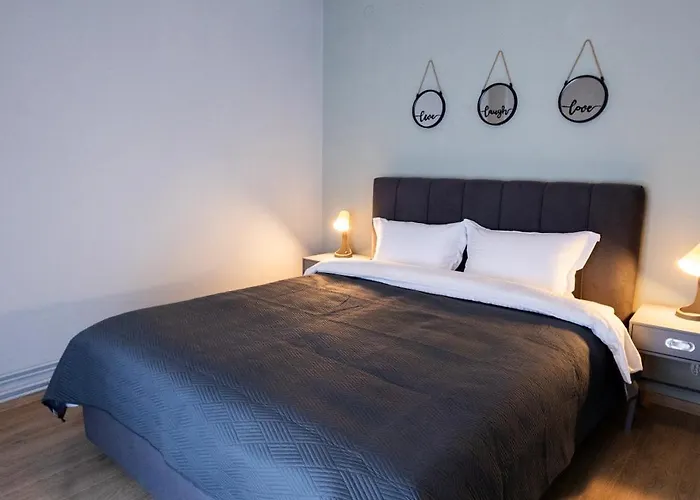 Sunny 85sqm Flat In The Centre Of