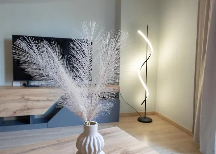 Sunny 85sqm Flat In The Centre Of *