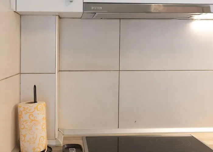 Sunny 85sqm Flat In The Centre Of