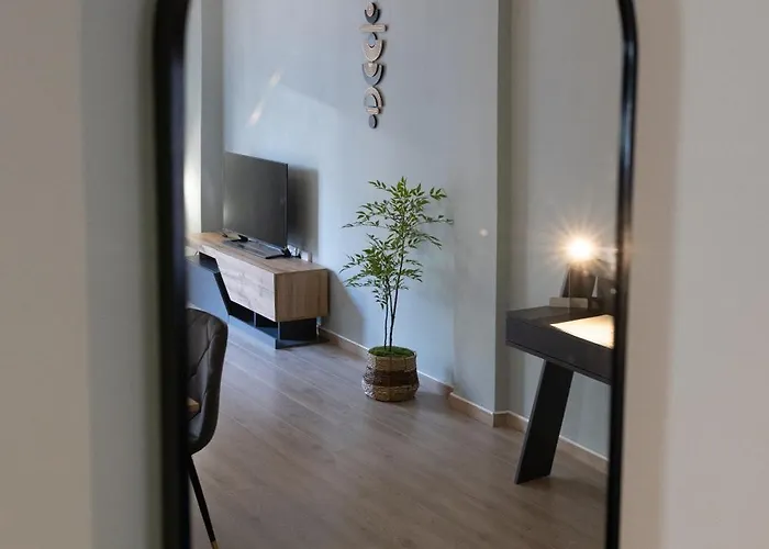 Sunny 85sqm Flat In The Centre Of *