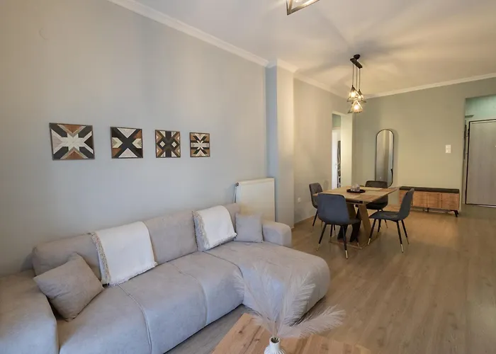 Apartment Sunny 85sqm Flat In The Centre Of *